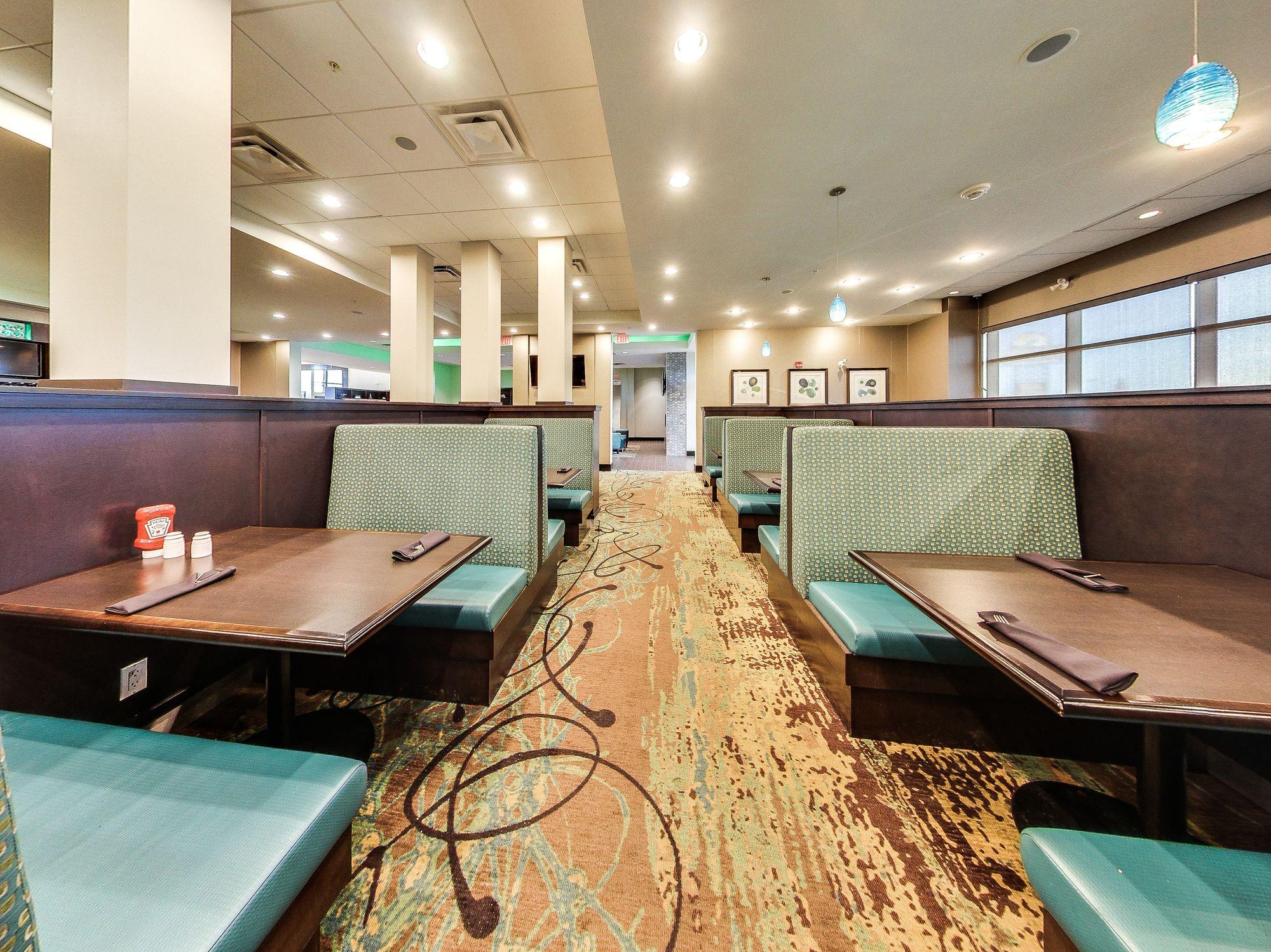 Holiday Inn Hotel & Suites Edmonton Airport Conference Centre By Ihg Ніску Екстер'єр фото